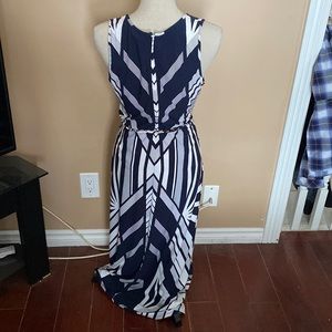 Beautiful dress, worn once last summer